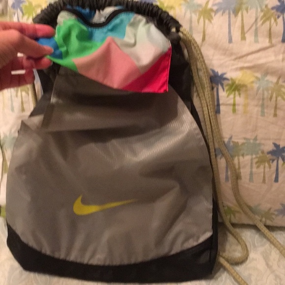 Nike drawstring bag - Picture 1 of 5